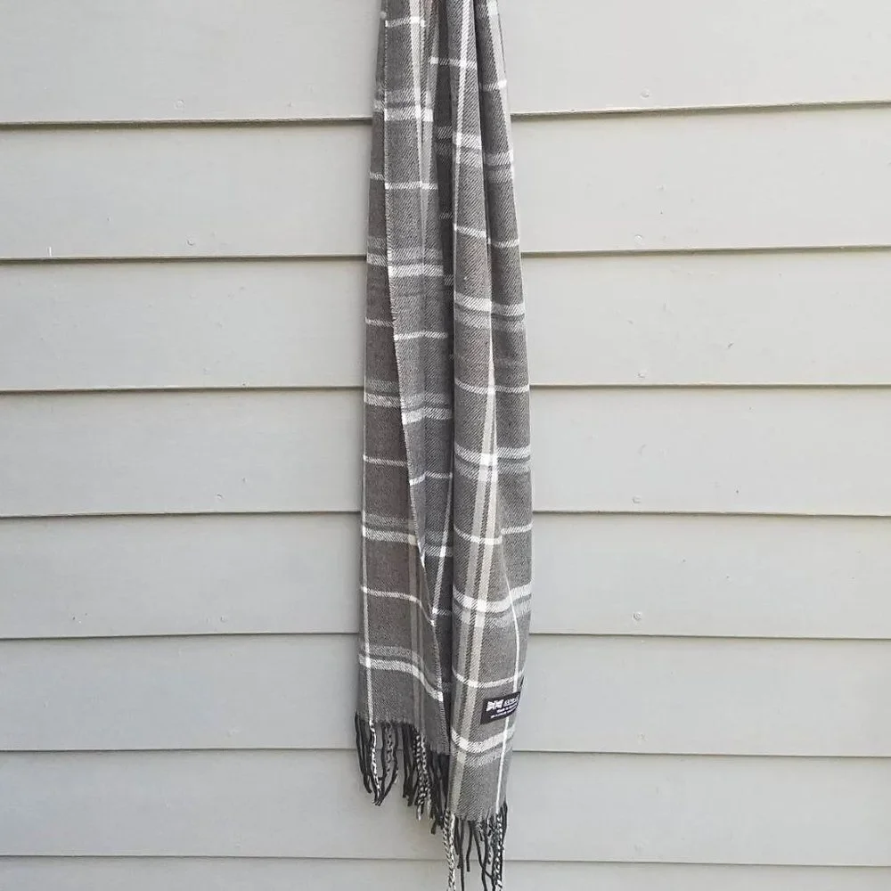100% Scottish Cashmere Gray White Beige Plaid 12